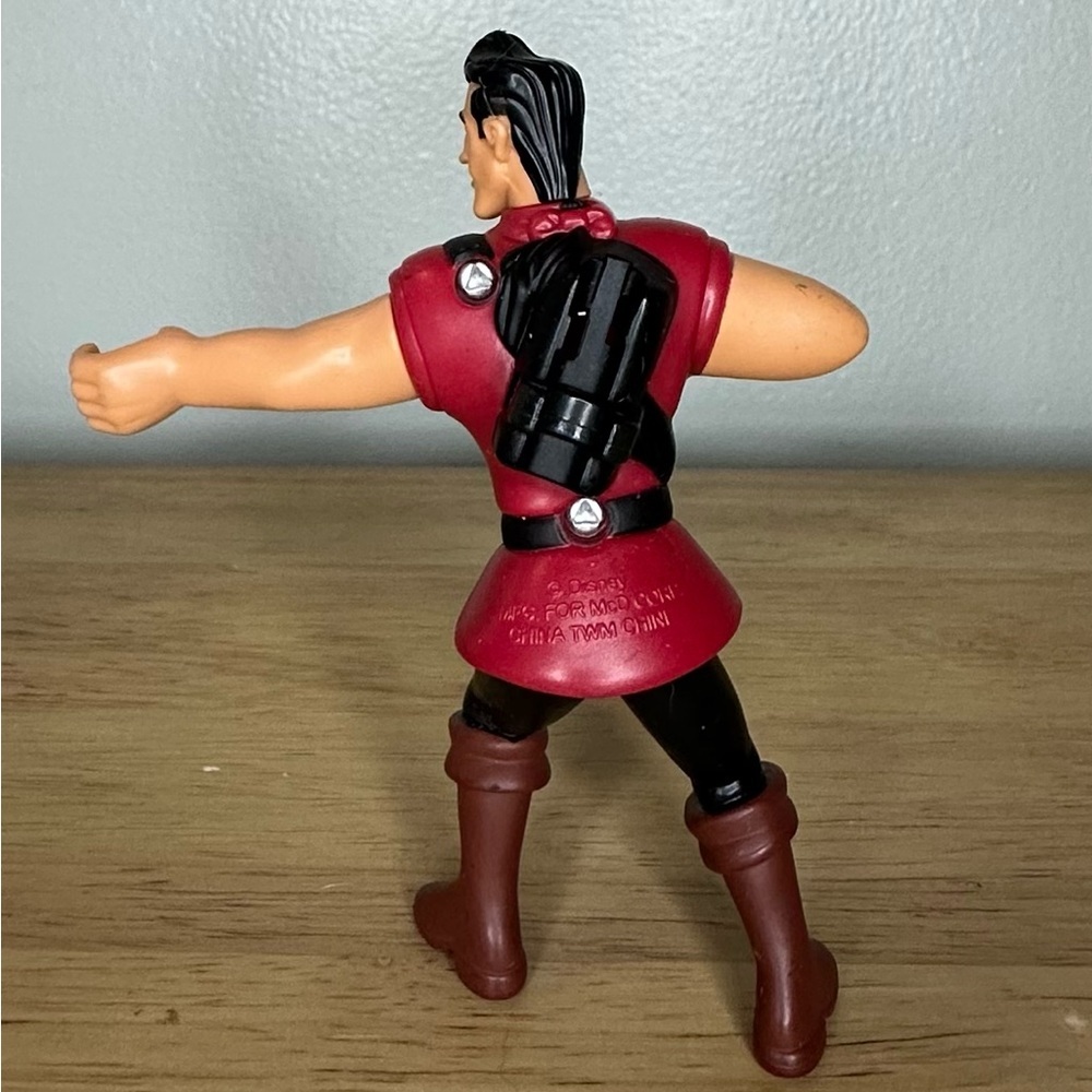 2002 Gaston‎ Disney Beauty & the Beast 4.5” Action Figure Plastic McDonald’s Toy - Picture 4 of 6